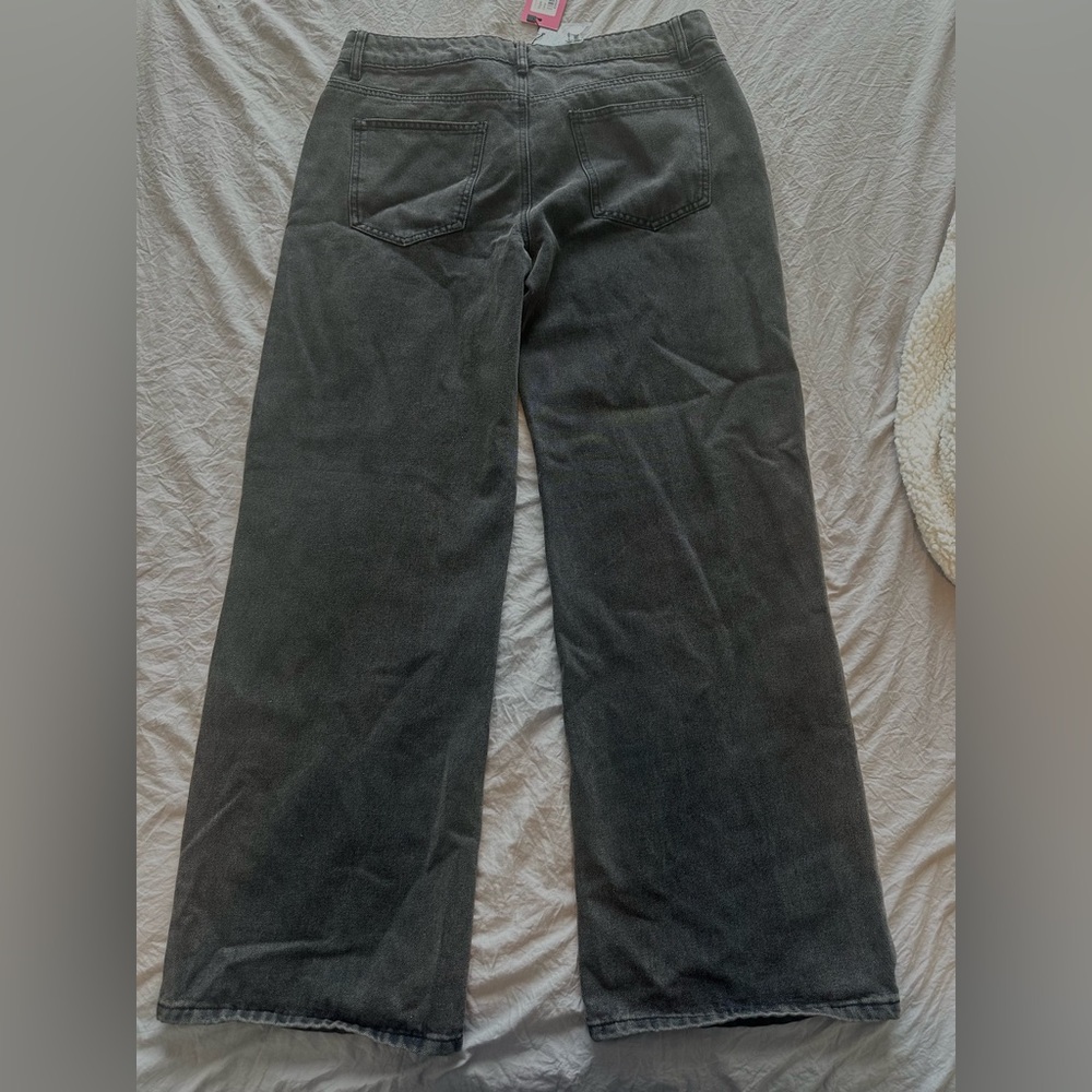 Edikted Raelynn Washed Low Rise Jeans - Picture 5 of 5